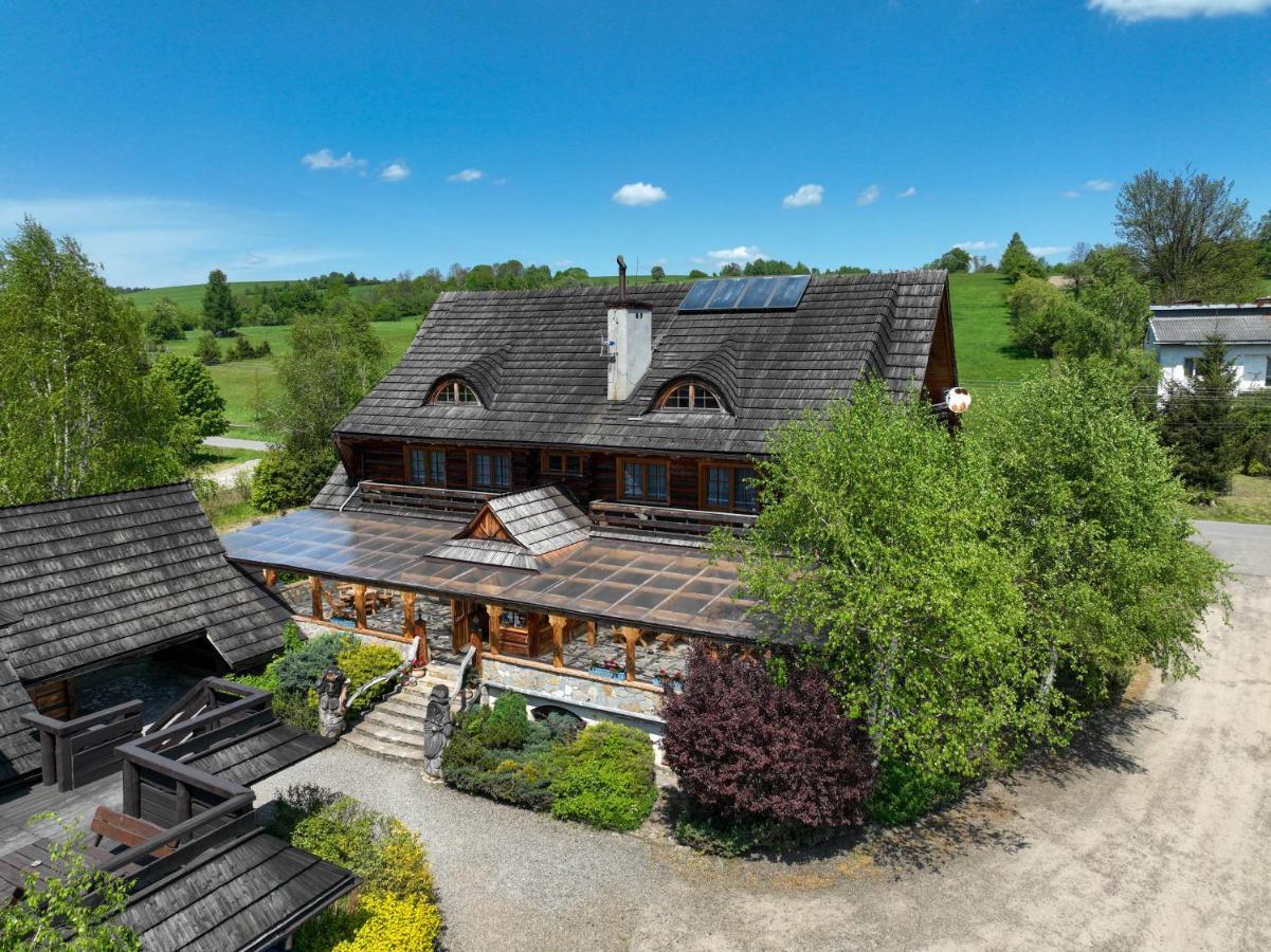 Gosciniec Debowa Gazdowka Bed & Breakfast Ustrzyki Dolne Exterior foto