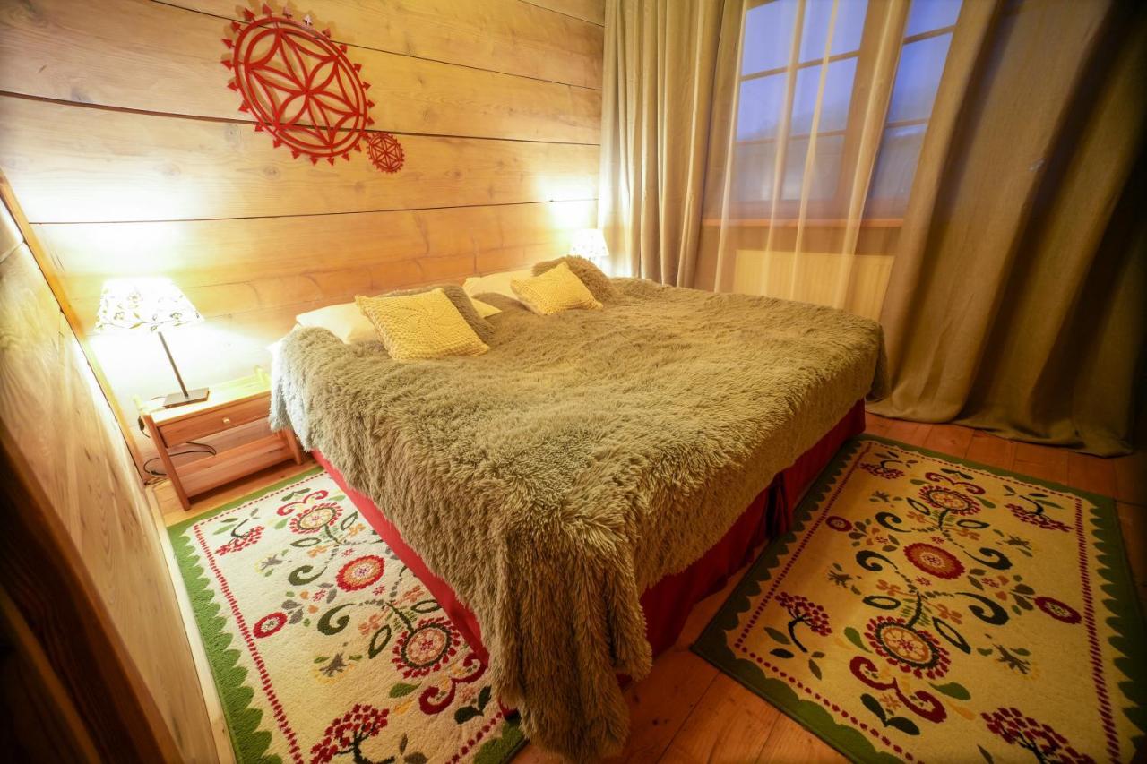 Gosciniec Debowa Gazdowka Bed & Breakfast Ustrzyki Dolne Exterior foto