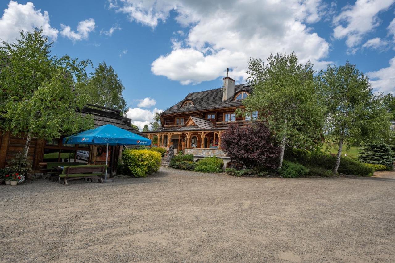 Gosciniec Debowa Gazdowka Bed & Breakfast Ustrzyki Dolne Exterior foto