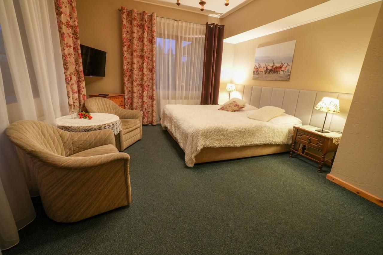 Gosciniec Debowa Gazdowka Bed & Breakfast Ustrzyki Dolne Exterior foto