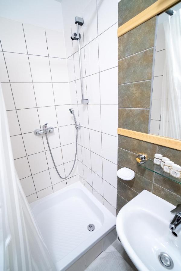 Gosciniec Debowa Gazdowka Bed & Breakfast Ustrzyki Dolne Exterior foto