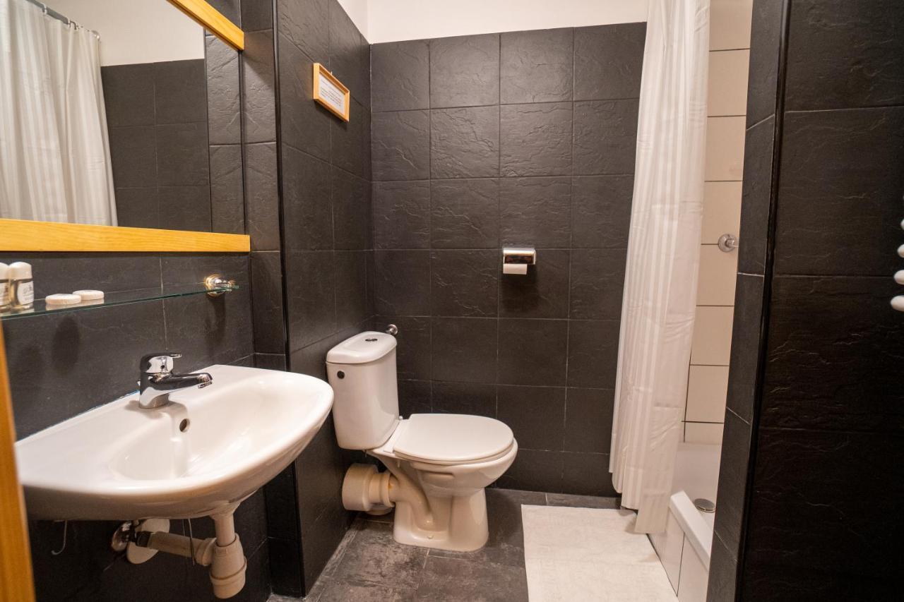 Gosciniec Debowa Gazdowka Bed & Breakfast Ustrzyki Dolne Exterior foto