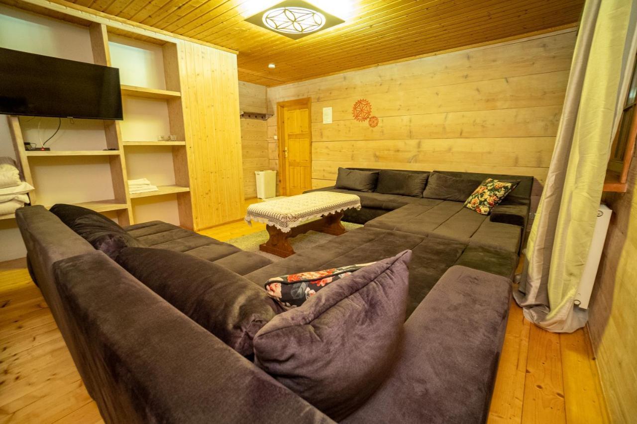 Gosciniec Debowa Gazdowka Bed & Breakfast Ustrzyki Dolne Exterior foto
