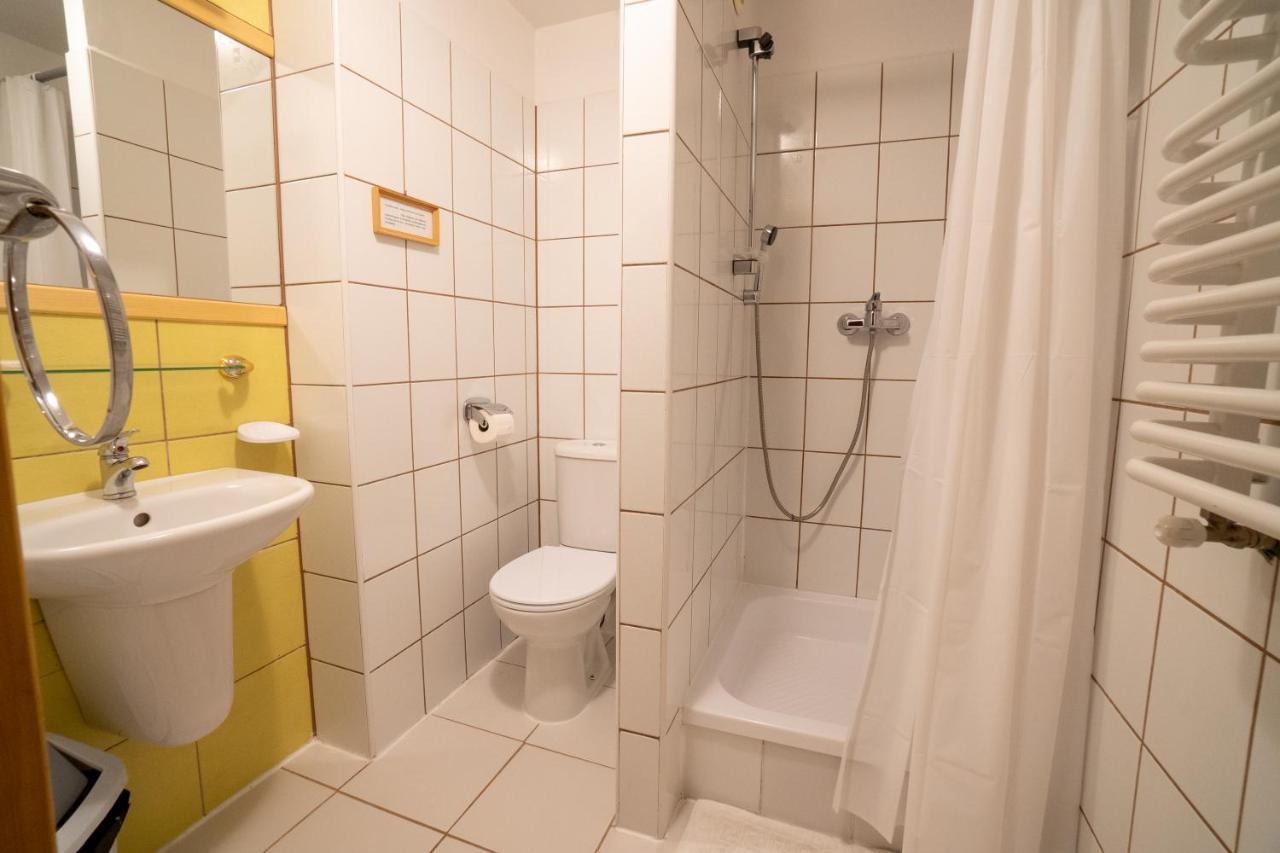 Gosciniec Debowa Gazdowka Bed & Breakfast Ustrzyki Dolne Exterior foto